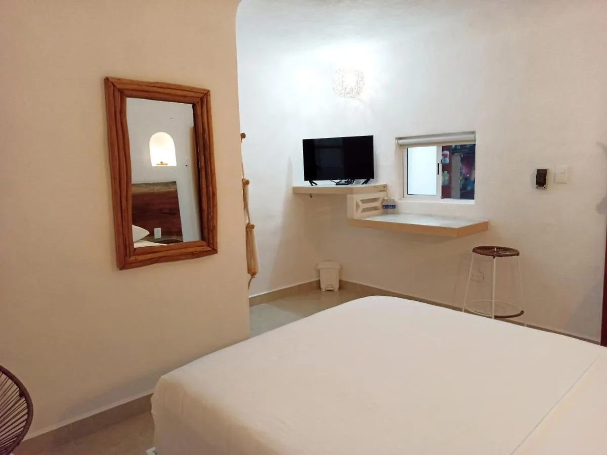 Hotel Caracol Puerto Morelos