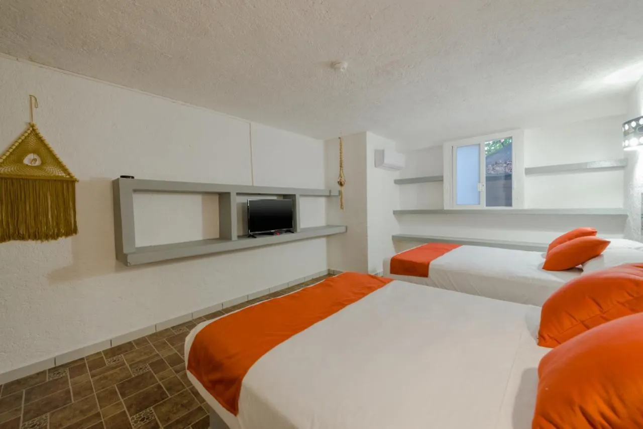 Hotel Caracol Puerto Morelos