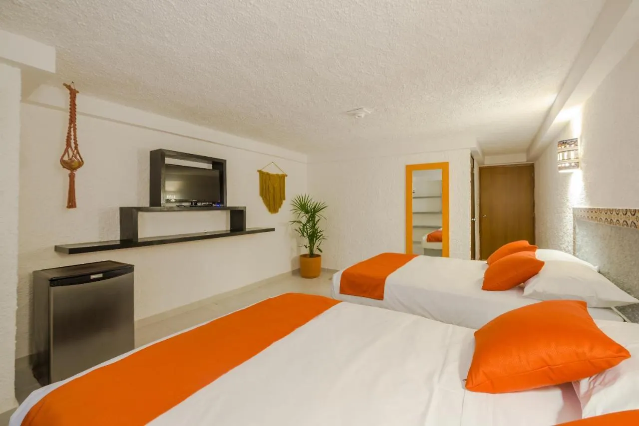 Hotel Caracol Puerto Morelos 3*,